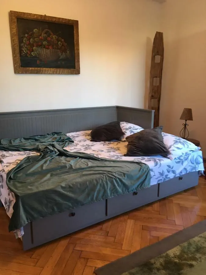 Vintage Apartment Bukarest